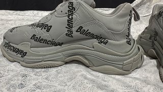 Balenciaga Triple S Talla 42 Gris