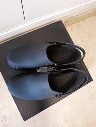 Zuecos Sorel negros plataforma nr 38