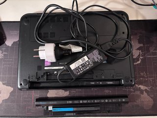 Portátil Dell Inspiron i3 8GB RAM SSD 240GB
