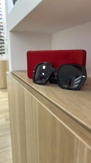 Gafas de sol negras