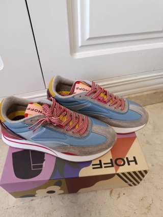 Zapatillas HOFF azules y rojas