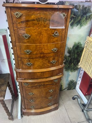 Cómoda antigua de madera