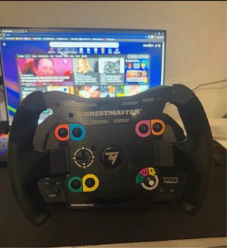 Volante Thrustmaster