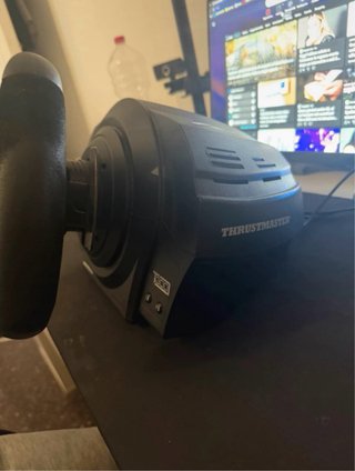 Volante Thrustmaster
