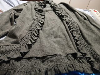 Jersey gris con volantes mujer