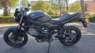Suzuki SV650 ABS 2017 - 12.580km - Muy buen estado