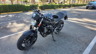 Suzuki SV650 ABS 2017 - 12.580km - Muy buen estado