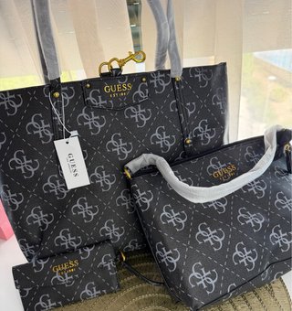 Set de 3 Bolsos Guess Estampados