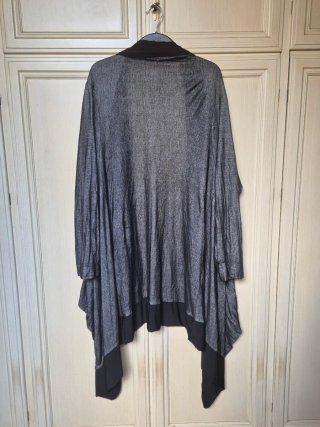 Cardigan lungo asimmetrico Periodico nero/grigio