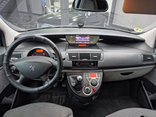 Peugeot 807 2012