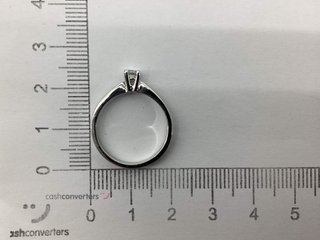 anillo oro 18k con piedra con diamante