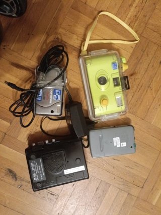 Lote 3: Fotocamere, Radio e Lettore Cassette