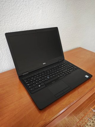 Portátil Dell I5 16GB 512GB SSD 15" FHD