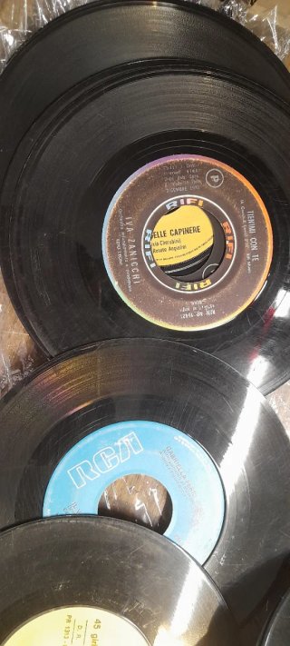 80 Dischi in Vinile