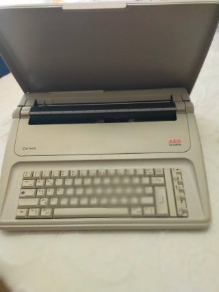 Máquina de escribir Olympia Carrera