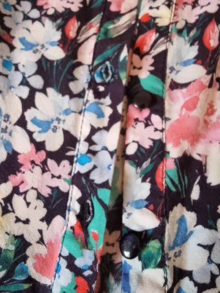 Camisa NAF NAF floral manga corta