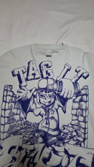 Camiseta Bershka Talla M Estampado Grafiti