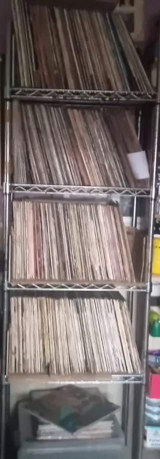 Lote grade de LP más 1000 discos música variada