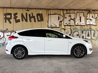 Ford Focus ST-Line blanco 120cv | Impecable