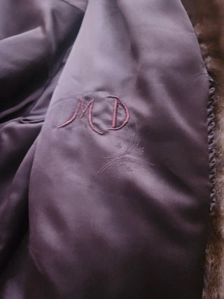 Chaqueta de piel elegante