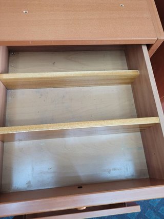 CAJONERA O MESITA CON CAJONES