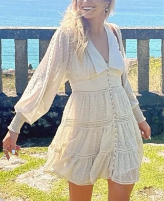 Vestido beige con lunares