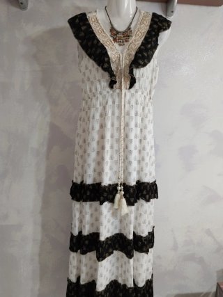 Abito lungo bianco e nero