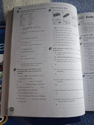 Libro y cuadernillo de Ingles Pre-intermediate B1