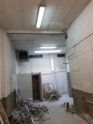 Se alquila local 140 m