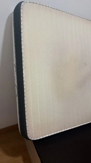 Letto matrimoniale a cassettiera nuovo con materasso usato