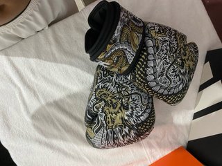 Guantes de boxeo y casco Venum