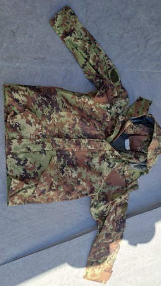 Giubbino antipioggia militare vegetato  tg 46
