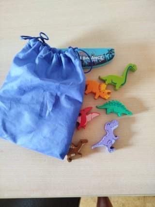 Juego de equilibrio de dinosaurios de madera
