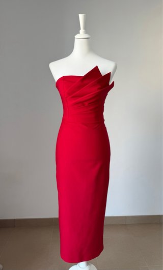 Vestido rojo midi escote drapeado