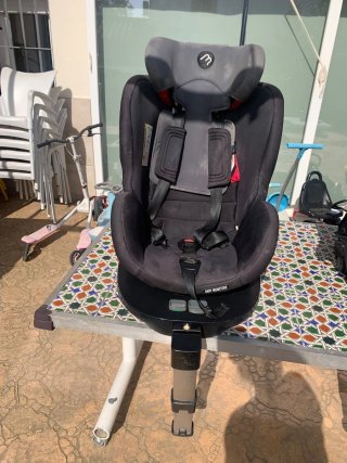 Silla coche giratoria 360º buen estado Se vende se