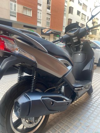 Ciclomotor Kymco 125cc Negro/Marrón