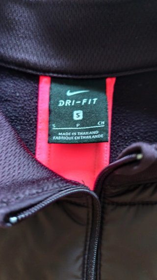 Sudadera Nike entrenamiento púrpura y rosa