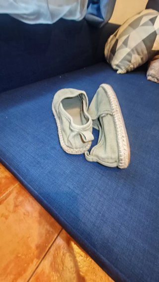 Alpargatas verdes casi nuevas