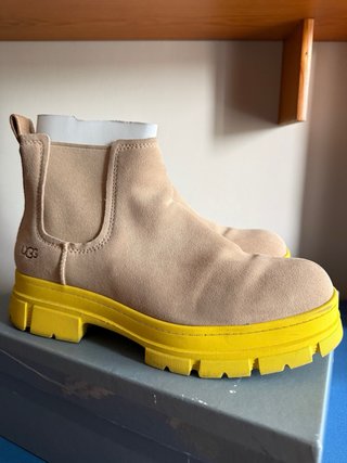 Botas UGG Beige/Amarillas Talla 43