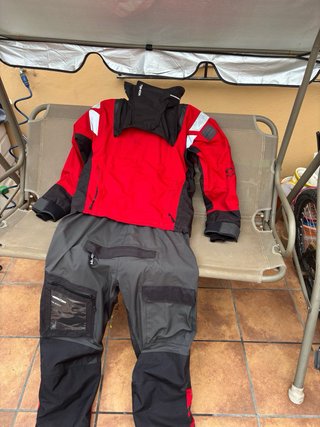 Traje Seco Typhoon PS440 vendo o cambio por algo