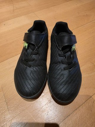 Botas de fútbol infantil Kipsta T28