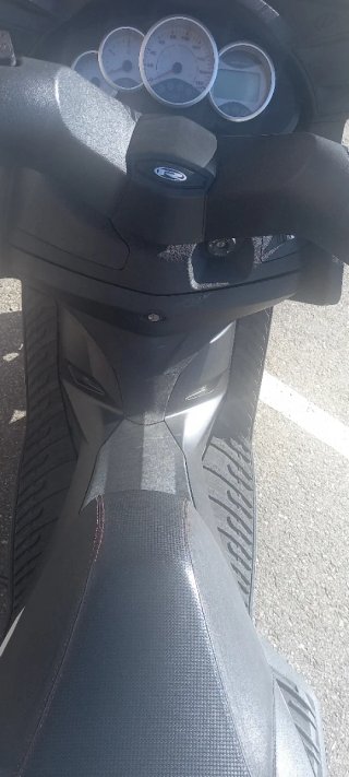 Rieju City line 300I Maxi Scooter Blanco / Negro.