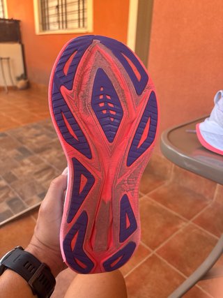 Zapatillas running ASICS 300 km .Modelo Superblast