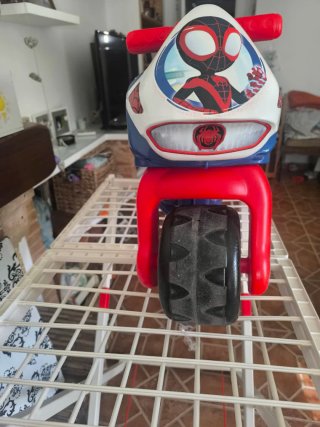 Moto correpasillos Spidey Amazing Friends Marvel