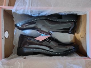 Mocasines charol Via Donni negros talla 36