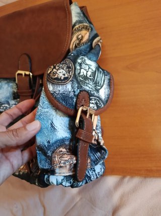 Mochila nova com etiqueta