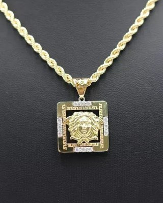 Colgante Medusa Cuadrado Oro 18K Circonitas