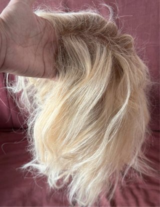 Peluca lace rubia ondulada raíces oscuras