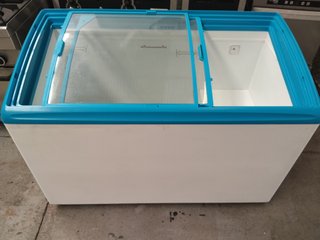 CONGELADOR PUERTAS DE CRISTAL