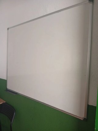 Muebles de academia: sillas, mesas, pizarras,...